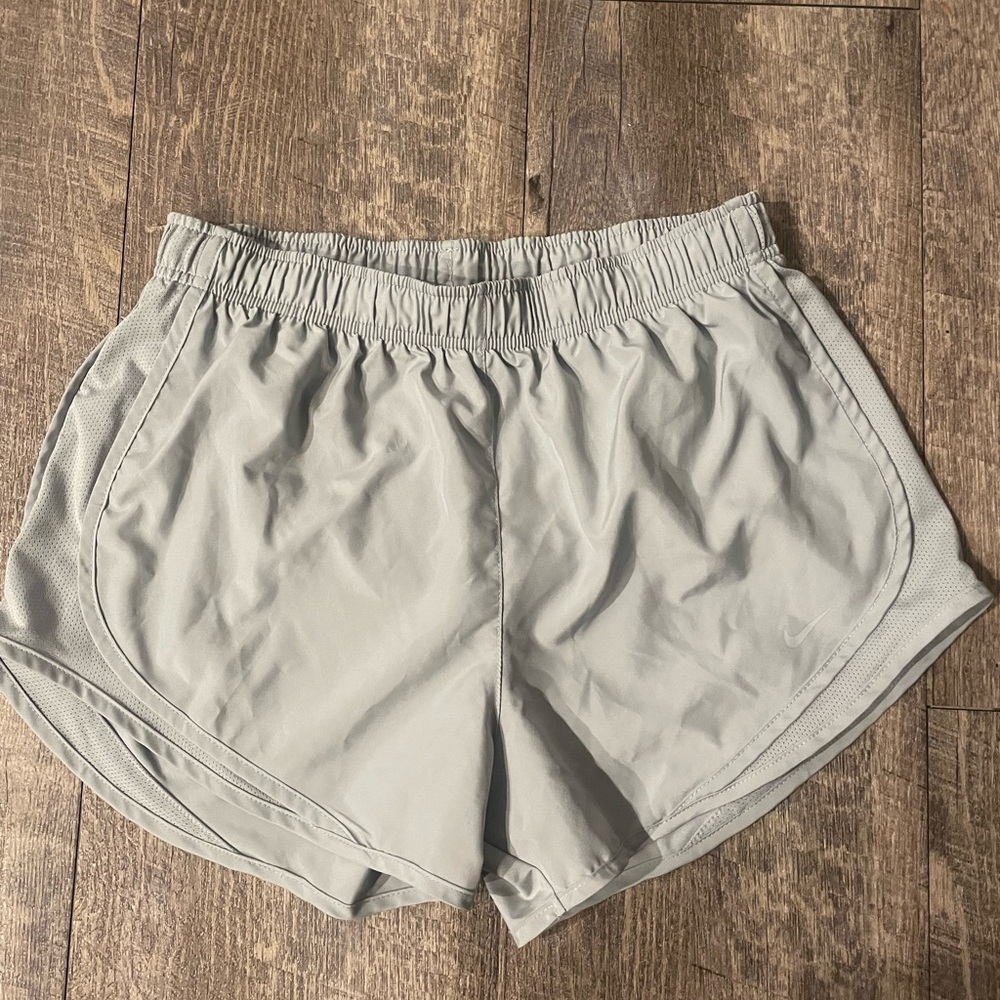 Women’s Nike Shorts Size Medium